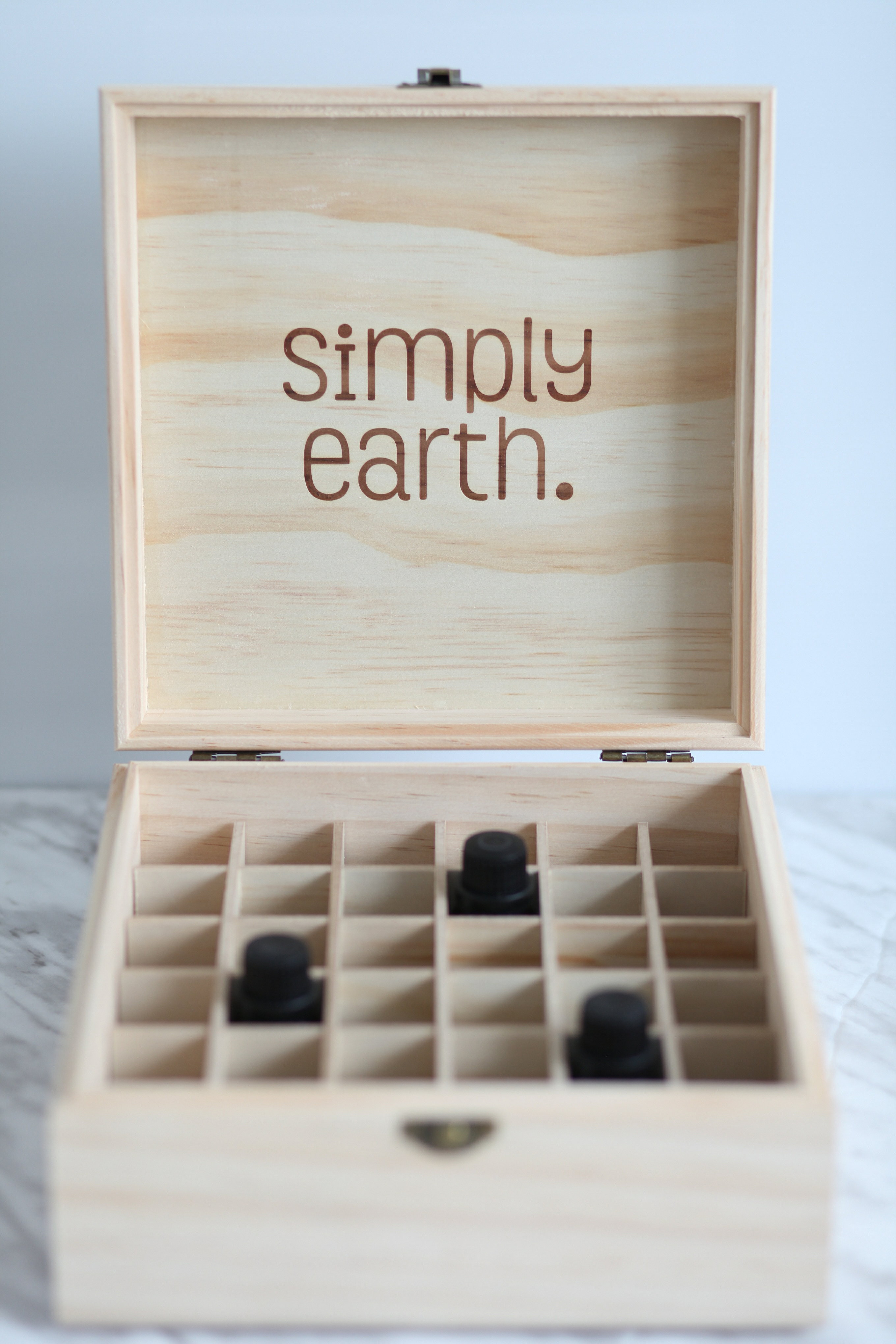 Simply Earth Essential Oil Subscription Box Review!